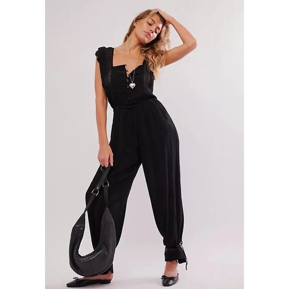 New Free People FP One Sydney Jumpsuit Gauze Lightweight Lace in Black Medium - Picture 1 of 13